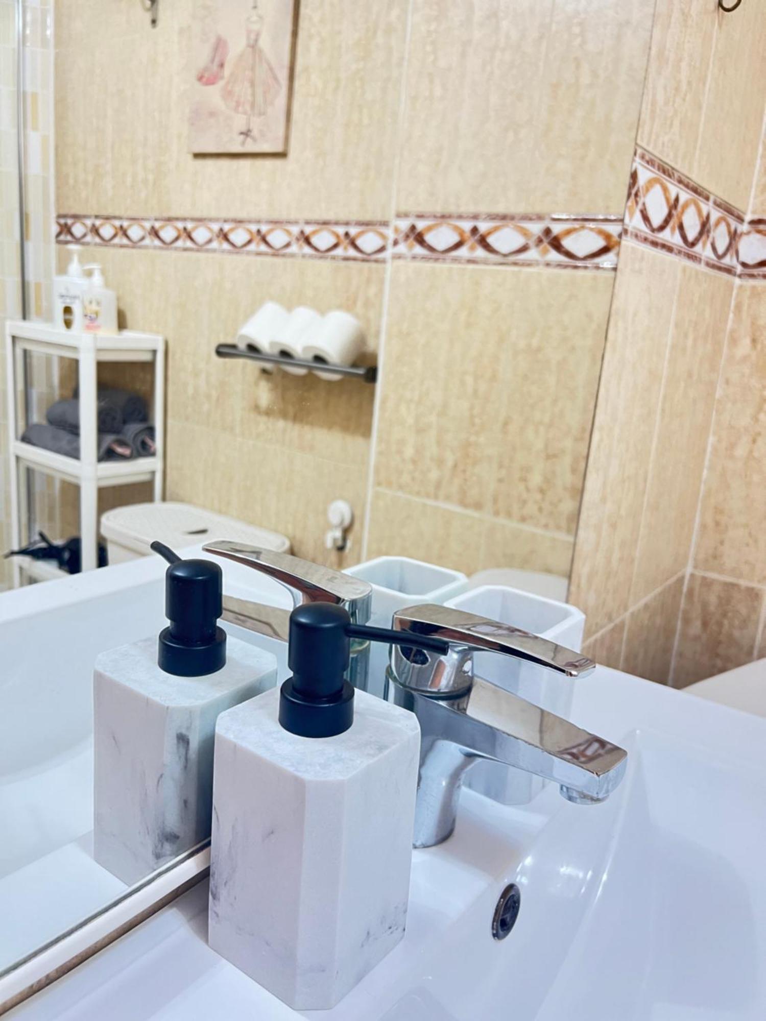 Renovated Cosy Studio 350 M Playa Del Cura, With Official Touristic License ตอร์เรเวียคา ภายนอก รูปภาพ